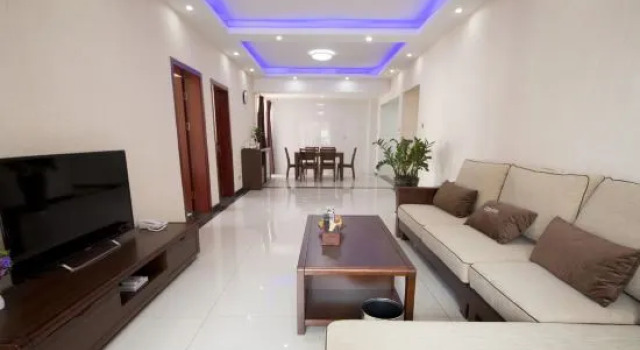 Люкс Deluxe с 3 комнатами Yashige Apartment Ruili