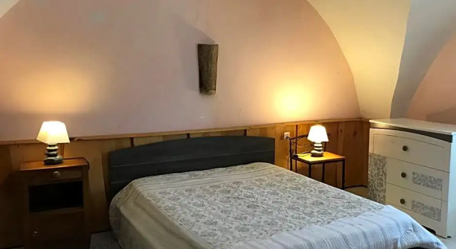 Le Rocher des Ducs, vue sur montagne, abris voitures et motos, Prenota Hotel Hotel a Alvernia con parcheggio, Parcheggio