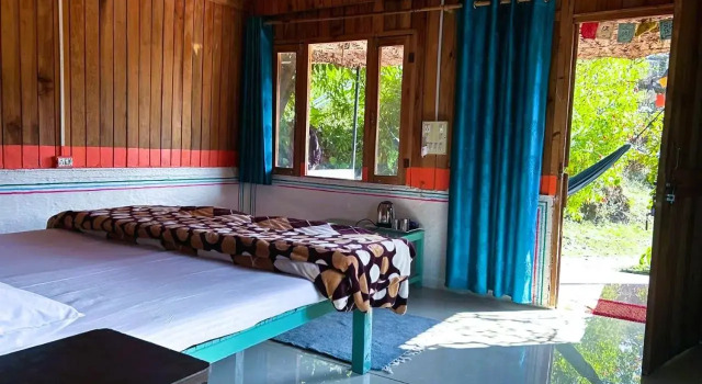 12 BHK Rustic hut in Dhaulsoot Village 3 km from Laxmijhula near Badrinath Road, Rishikesh, by GuestHouser (AE3B), Rezervovat Hotel Narendranagar Uttarakhand