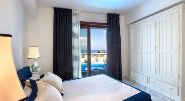 Трёхместный номер Standard с видом на море Relais Bijoux Ischia