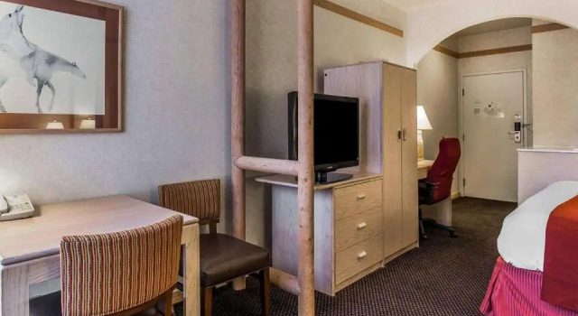 Люкс Quality Suites Moab near Arches National Park