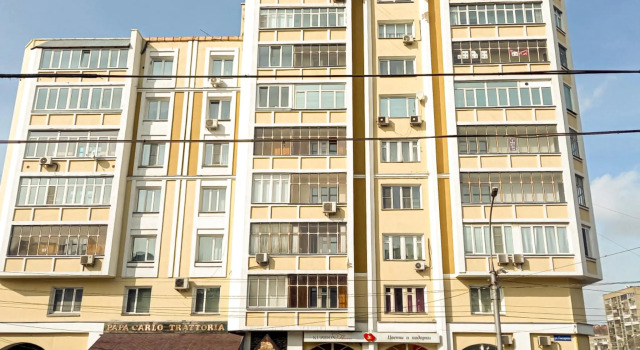 Гостиный Двор на проспекте Красный 77б