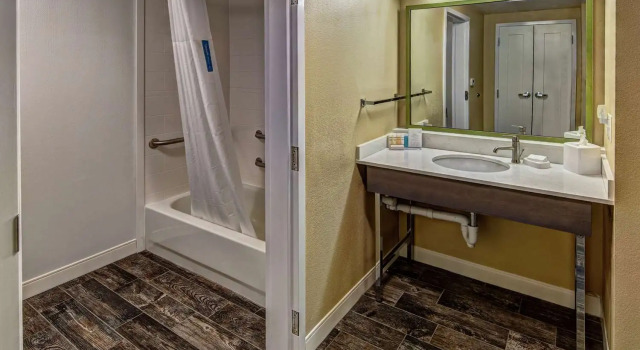 Одноместный люкс Hampton Inn & Suites Memphis-Wolfchase Galleria