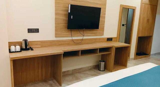 Hotel W Grand - A Boutique Hotel, Rezervovat Boutique Hotel Bahadrabad Uttarakhand