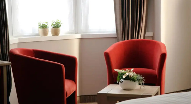 Номер Comfort Ambassador Hotel