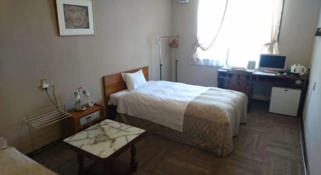 Business Hotel InterFujimoto, Prenota Hotel Tsuru Yamanashi