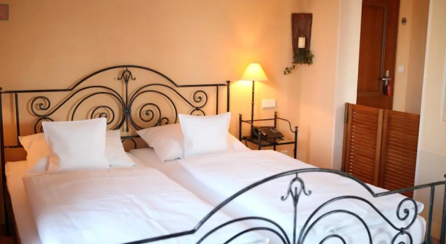 Полулюкс с балконом Maifeld Sport- und Tagungshotel