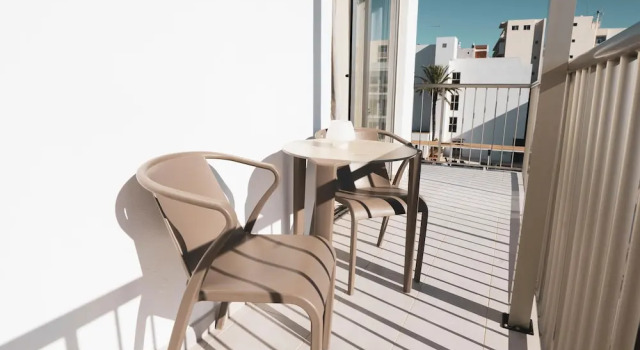 Четырёхместный номер Standard с балконом Hotel Puchet Ibiza