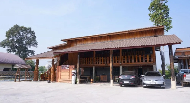 ModernLoft Homestay, Забронировать Отель Утхайтхани Центральный Таиланд