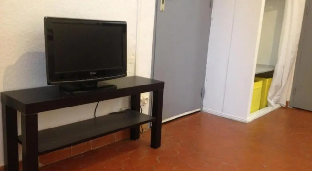 Appartement le Platane, Book Lejlighed Hoteller i Pertuis med parkering, Parkering