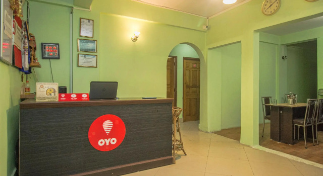 OYO 13844 AKD Hotel