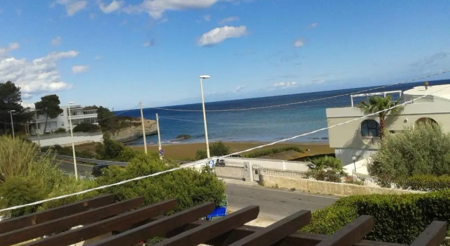 Коттедж с 2 комнатами с видом на море Villa Mare Noto Marina