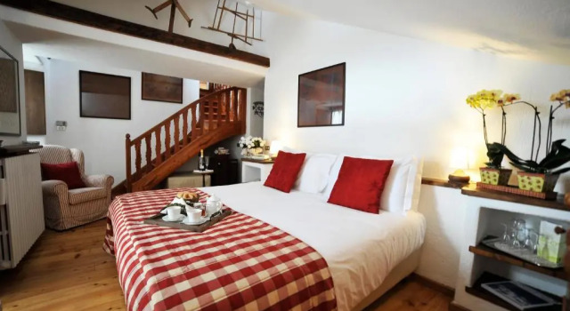 Четырёхместный номер Standard с балконом Hotel la Grange - Animal Chic Hotel