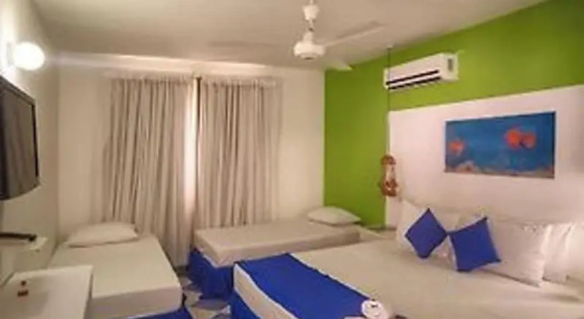 Трёхместный номер Superior La Ballena Azul Hotel