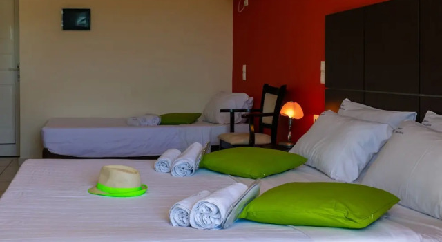 Трёхместный номер Standard с балконом Zante Pantheon Hotel