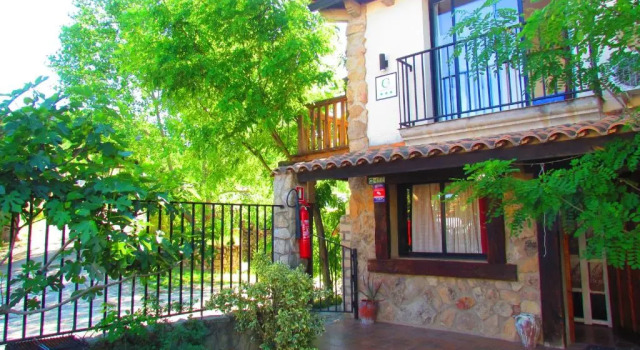 Апартаменты Apartamentos Casas Rurales "Paraje San Blas" TR-BA-00166