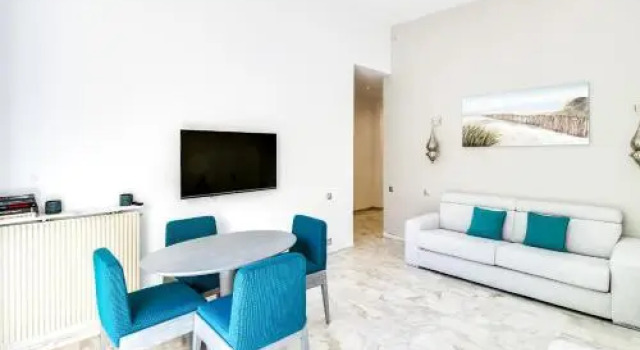 Beautiful studio in a former palace, Забронировать Отель La Californie Pezou Канны