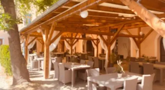 Hotel Jelen, Varaa Hotelli Hlohovec Trnavský kraj