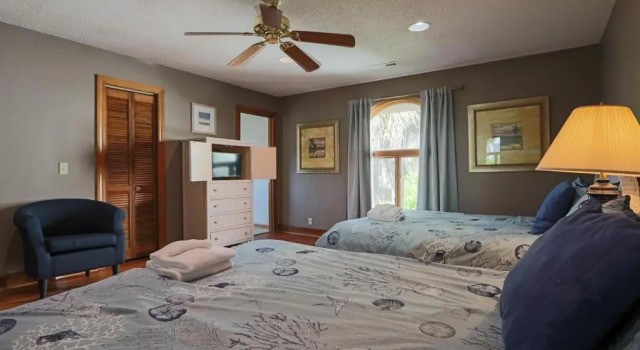 2-story 5 Bed, 5.5 Bath Oceanfront Home Sleeps 18, 4-seat Golf Cart is Included