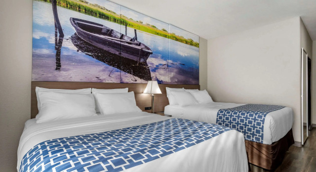 Четырёхместный номер Standard Clarion Pointe Sulphur - Lake Charles