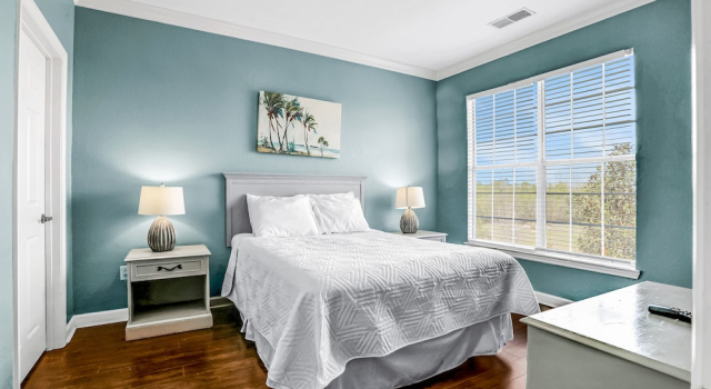 Fantastic Lake-view Condo With Pool, hot Tub, Balcony, AC & Kitchen -near Disney