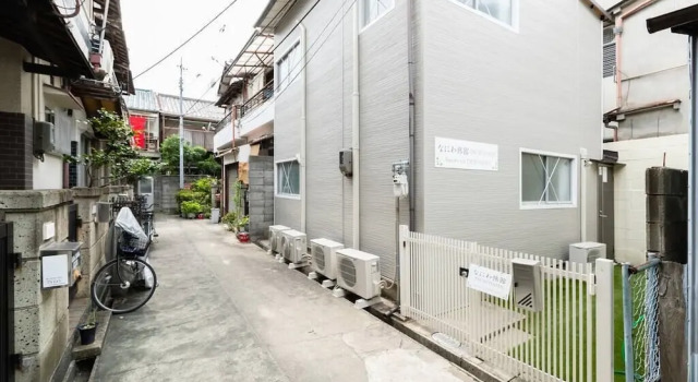 Sakuragawa no Naniwa Ryokan, Забронировать Дом для отпуска Коттеджи Осаки, рядом с Tsuru no Hashi, Коттедж