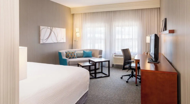 Двухместный номер Standard с видом на реку Courtyard by Marriott Providence Downtown