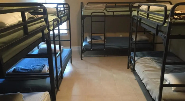 Кровать в общем номере (женский номер) DC International Hostel 2