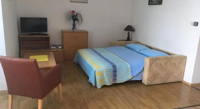 Apartments Villa Emilija, Prenota Appartamento Hotel a Isole Quarnerine con parcheggio, Parcheggio