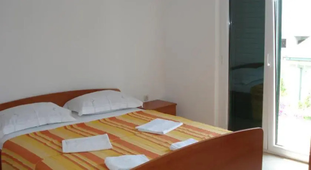 Apartments Kasalo Makarska, Забронировать Апартаменты/квартира Отели Макарска с парковкой, рядом с Маяк Св. Петра, Парковка