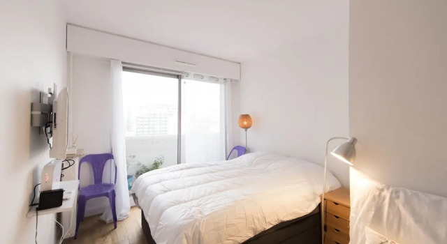 Home comforts by the Eiffel Tower, Забронировать Отель Отели Парижа с парковкой, рядом с Свято-Троицкий собор и Русский православный духовно-культурный центр, Парковка