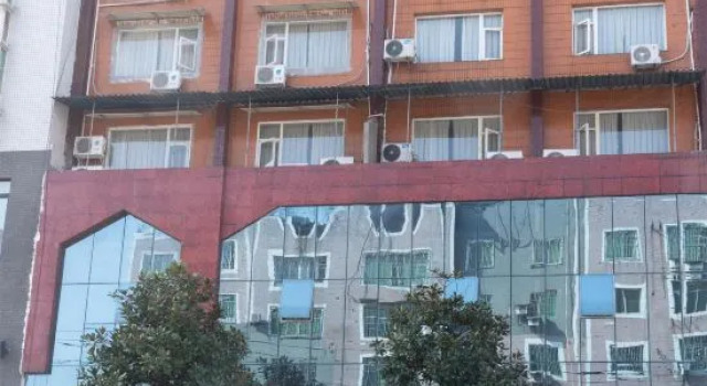 Huaying Qianli Express Hotel, Prenota Hotel Huaying Sichuan