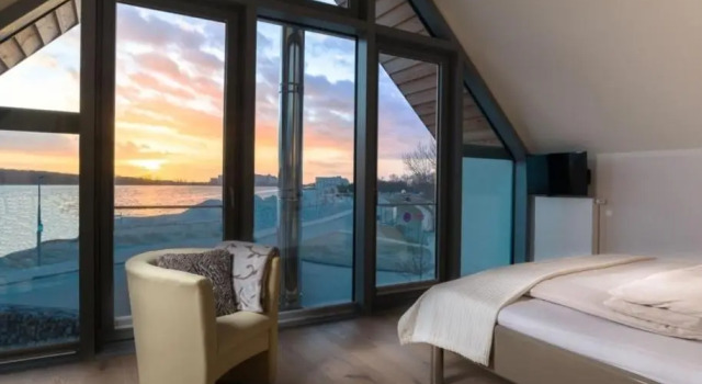 Ostsee - Reetdachhaus Nr 4 "Ostseeperle" im Strand Resort, Забронировать Курортный отель Курортные отели Хайлигенхафен, Курортный отель