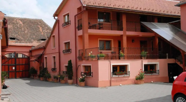 Pensiunea Daniel, Забронировать Отель Sibiu Old Town Сибиу
