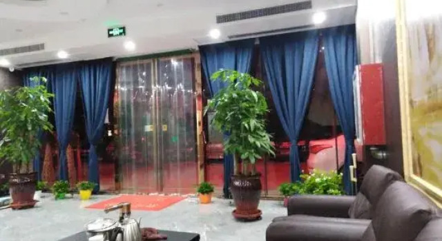 Yigang Business Hotel, Rezervovat Hotel Čeng-čou Henan
