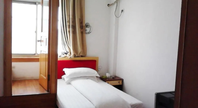 上海古月宾馆, Varaa Hotelli Shanghai Shanghai
