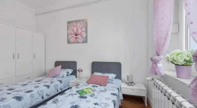 Апартаменты La Guardia apartments