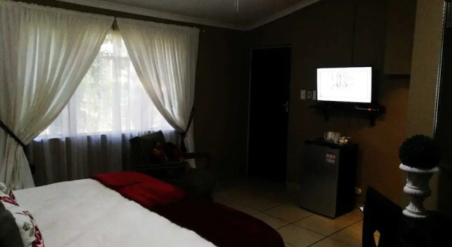 Willow Manor Guest House Brits, Boek Pension Hartbeespoort Brits