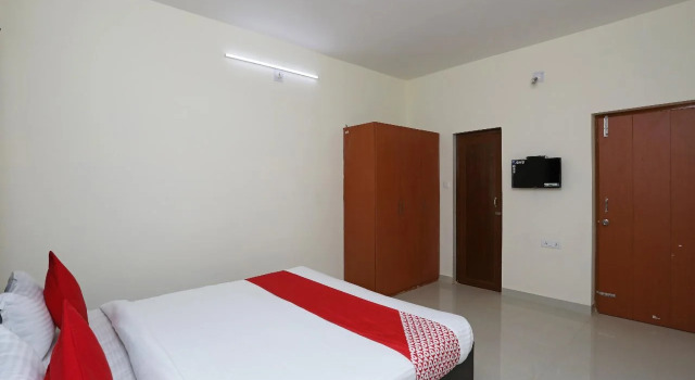 Oyo 15204 Sai Corporate Inn