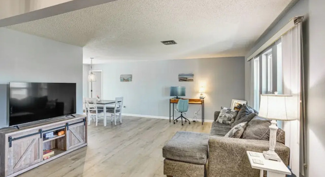 Swim, Hike & Golf: Family Gem in Cape Coral!