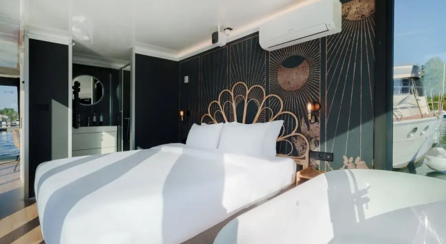 LEscale Royale Verneuil-sur-Seine, Book Hotel  