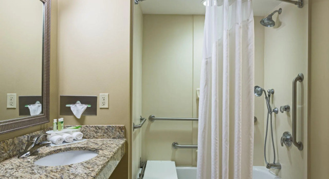 Люкс Holiday Inn Express Hotel & Suites Fort Pierce West by IHG