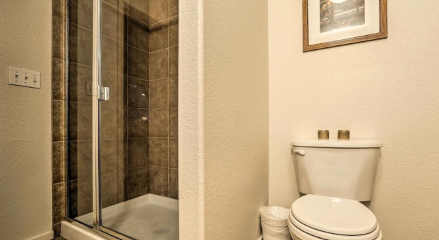 Апартаменты с 3 комнатами с балконом Downtown Manitou Springs Home: Tranquil Creek View