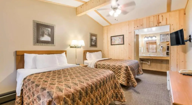 Standard Vierer Zimmer Econo Lodge
