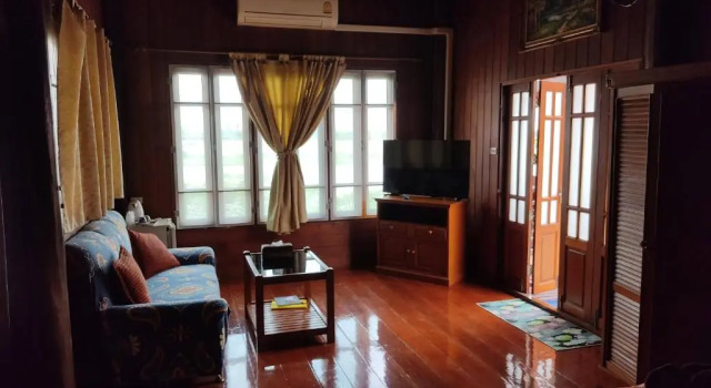 Люкс с балконом Hidden Holiday House