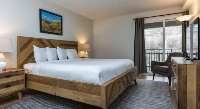 Cozy 1 Bedroom Near Lionshead Village W Resort Amenities, Забронировать Курортный отель Отели Вейл с парковкой, Парковка