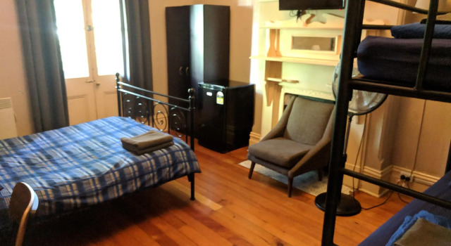 Четырёхместный номер Standard Newtown Backpackers