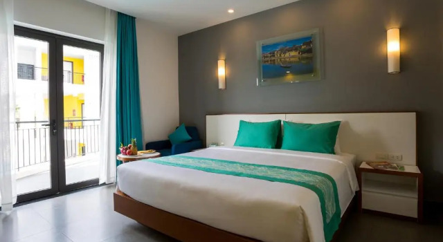 Номер Deluxe с видом на бассейн ÊMM Hotel Hoi An