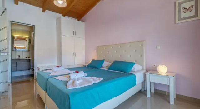 Полулюкс Comfort с балконом Palapart Gikas House