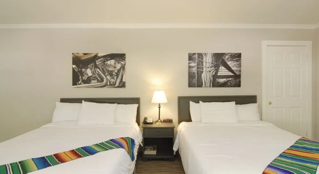 Четырёхместный номер Premium Palm Canyon Hotel and RV Resort